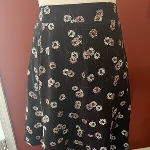 Loft Women’s dressy casual Summer Skirt. Size M. 20” length ’ 32” waist.